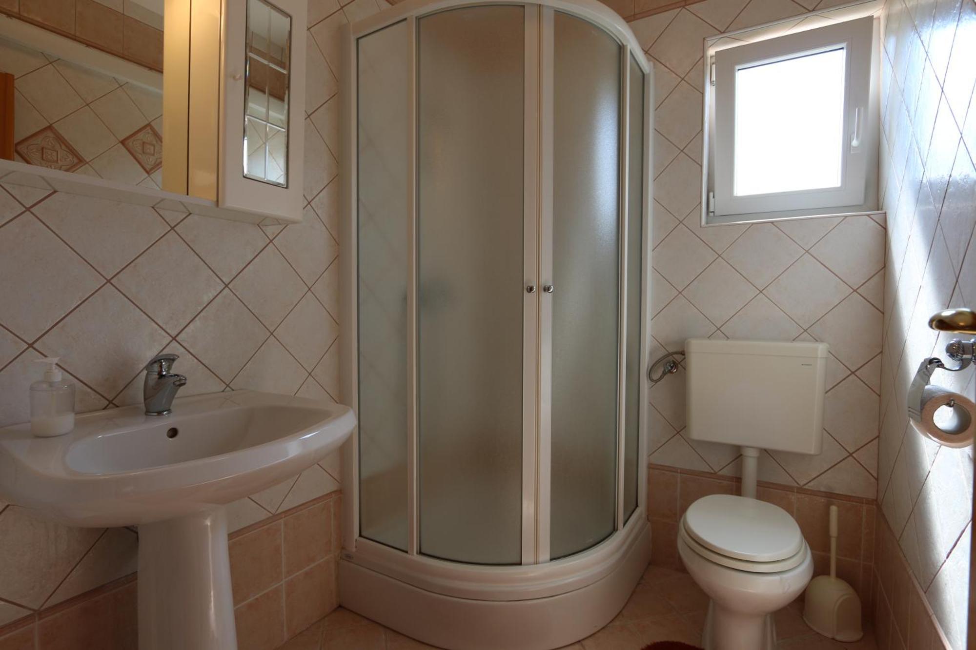 Apartment Hrastov โซลิเน ภายนอก รูปภาพ