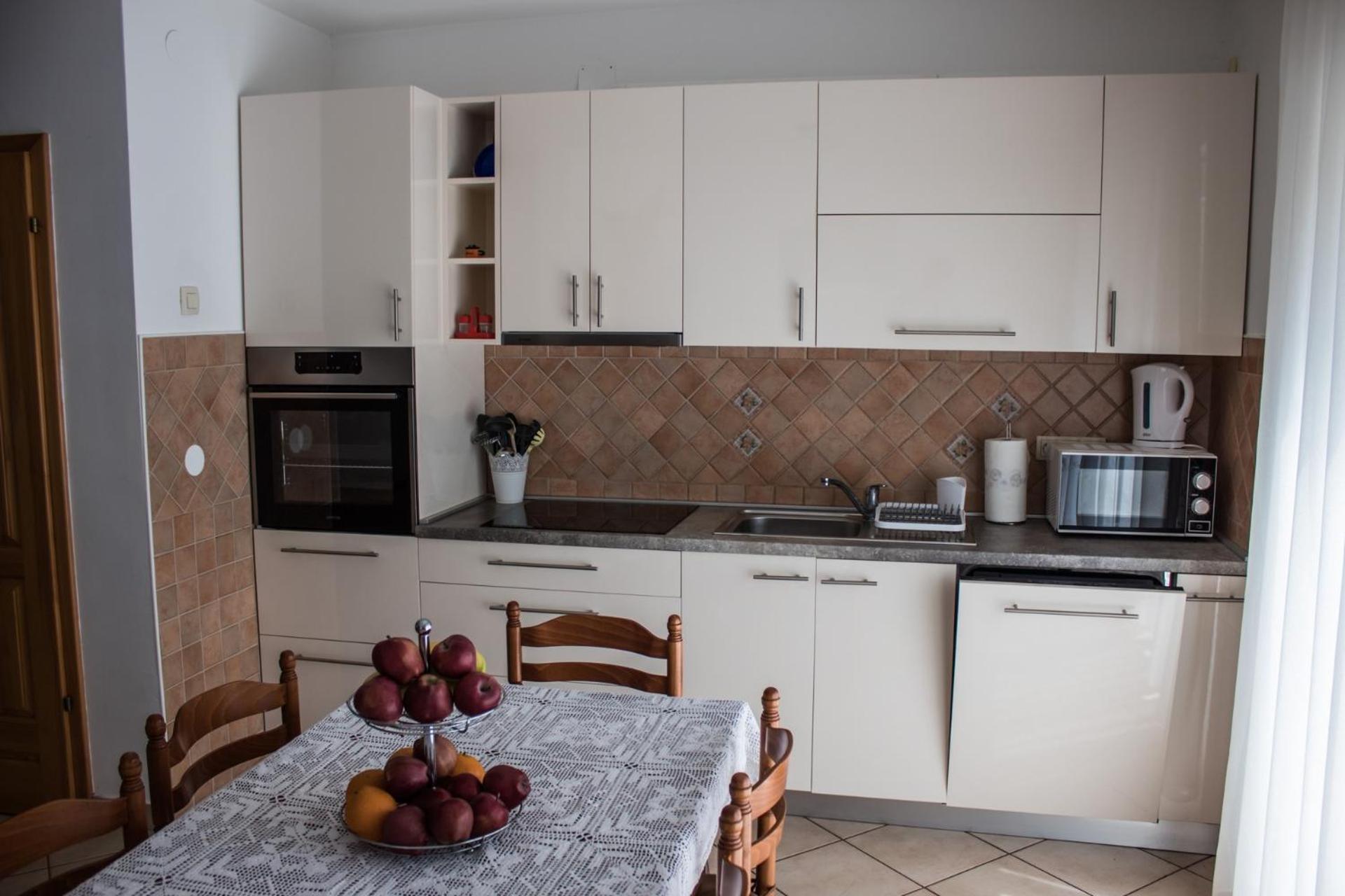Apartment Hrastov โซลิเน ภายนอก รูปภาพ