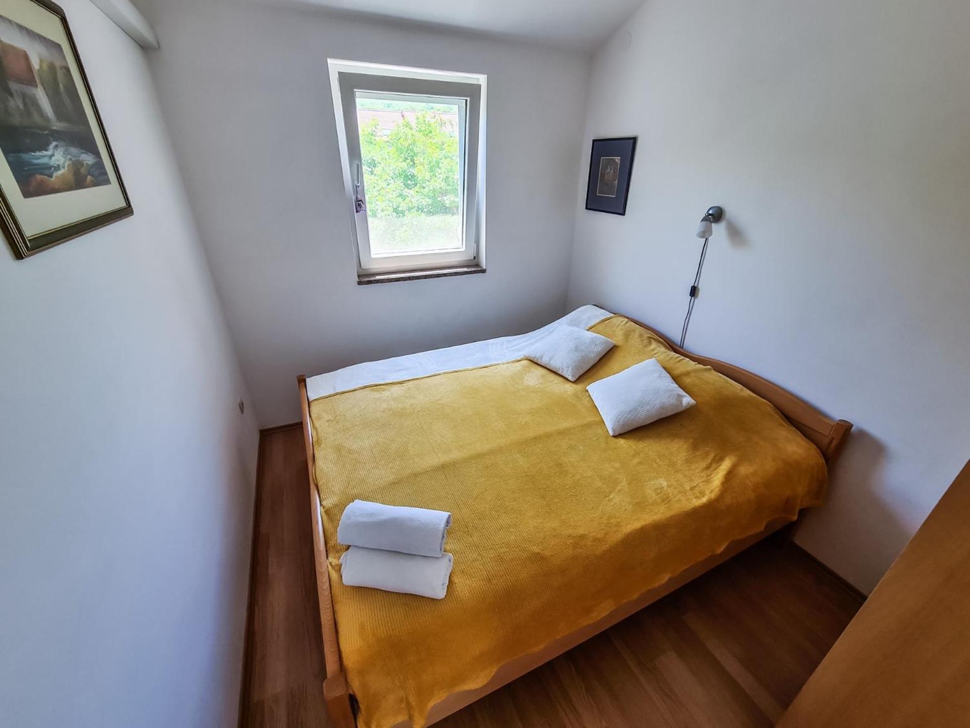 Apartment Hrastov โซลิเน ภายนอก รูปภาพ