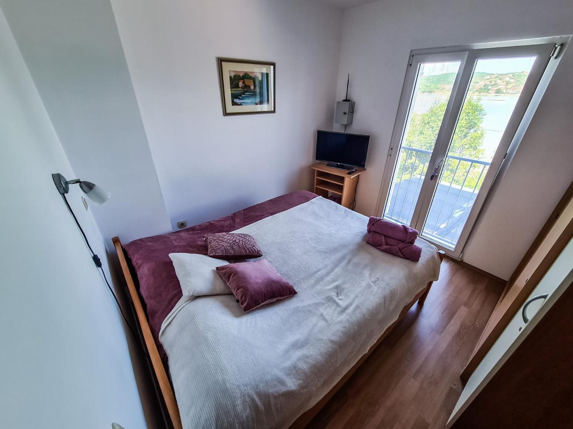 Apartment Hrastov โซลิเน ภายนอก รูปภาพ